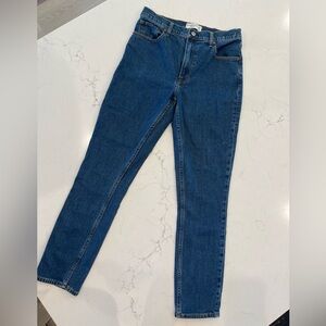 Abercrombie & Fitch The Skinny High Rise Jeans  ( Size: 28/6 )